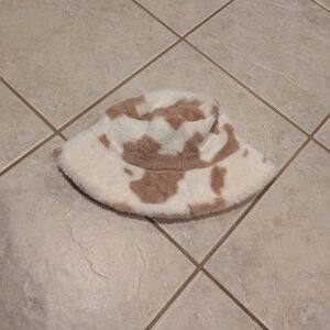 Faux Fur Bucket Hat in Cream and Brown
